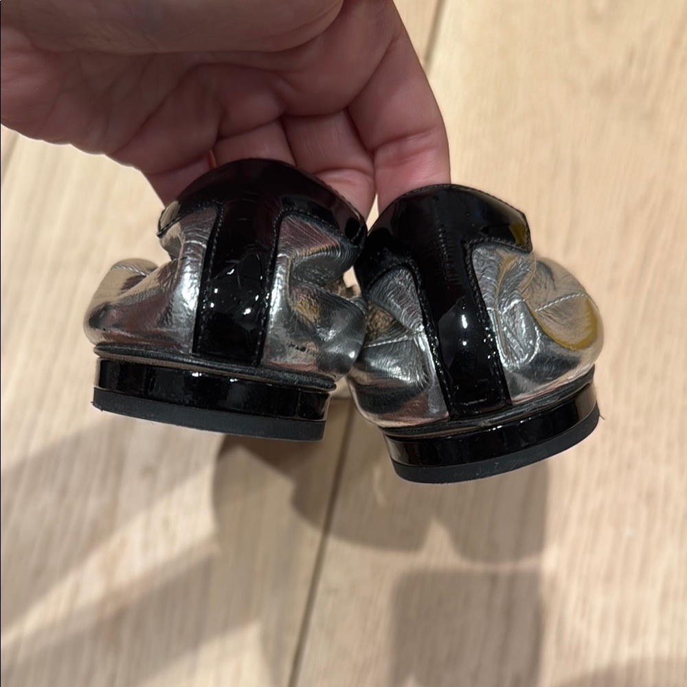 Authentic Rare Chanel Silver and Black Women's Ballet Flats - size 38 - Picture 3 of 11